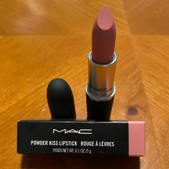 MAC Powder Kiss Lipstick Sultriness - Picture 2 of 16